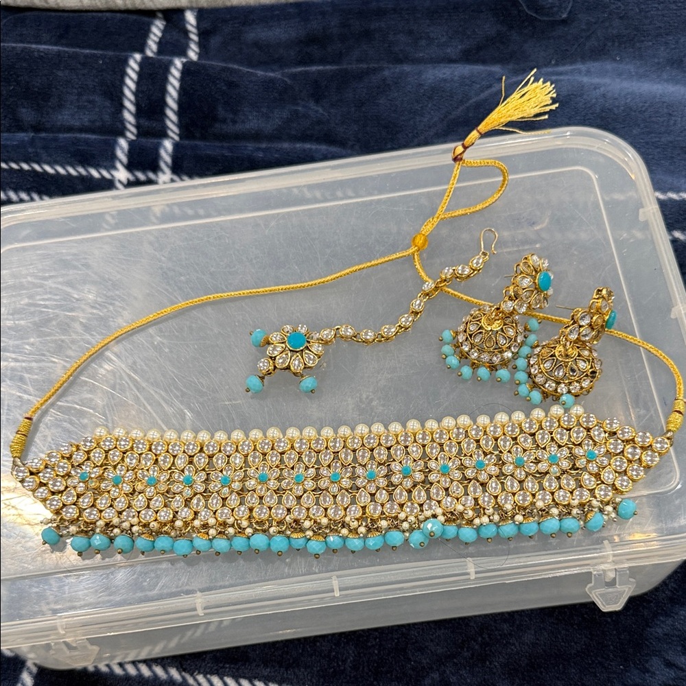India Boutique Gold-Tone Kundan Choker with Turquoise Accents